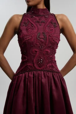 Robe De Bal En Taffetas Ornée De Broderie Cornelli
