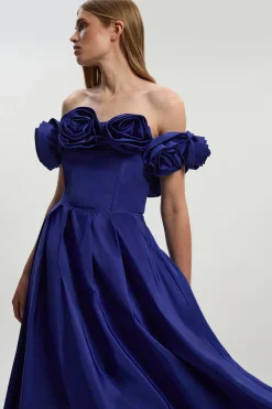 Robe De Bal Longue En Taffetas Tissé À Rosettes Dramatiques