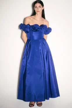 Robe De Bal Longue En Taffetas Tissé À Rosettes Dramatiques