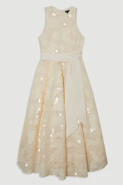 Robe de bal maxi texturée à sequins floraux, ceinturée et nouée
