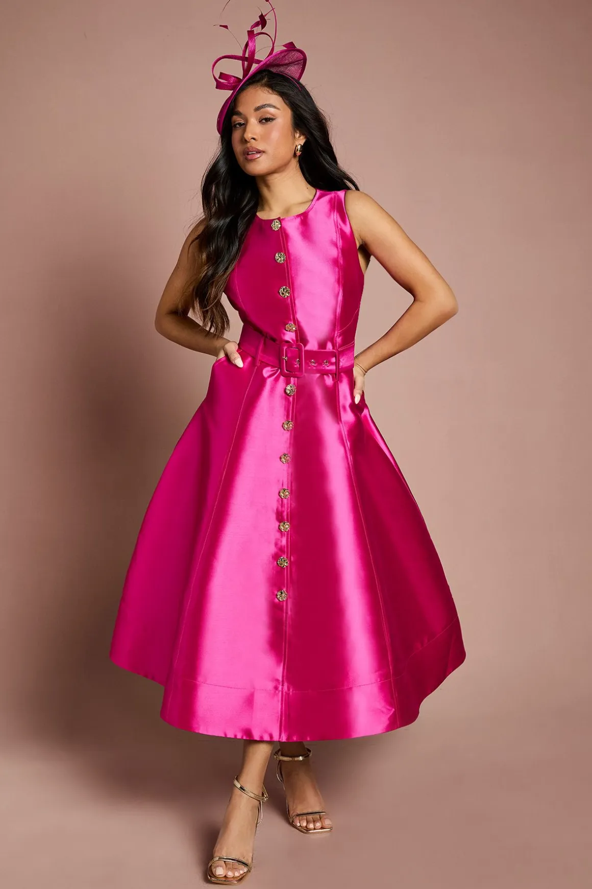 Robe de Bal Petite Boutonnée avec Ceinture