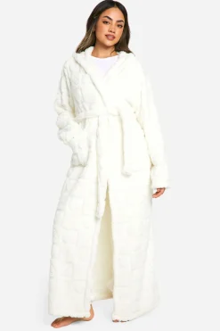 boohoo Robe de chambre maxi en polaire embossée de cœurs<Femme Pyjamas