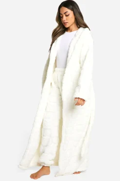 boohoo Robe de chambre maxi en polaire embossée de cœurs<Femme Pyjamas