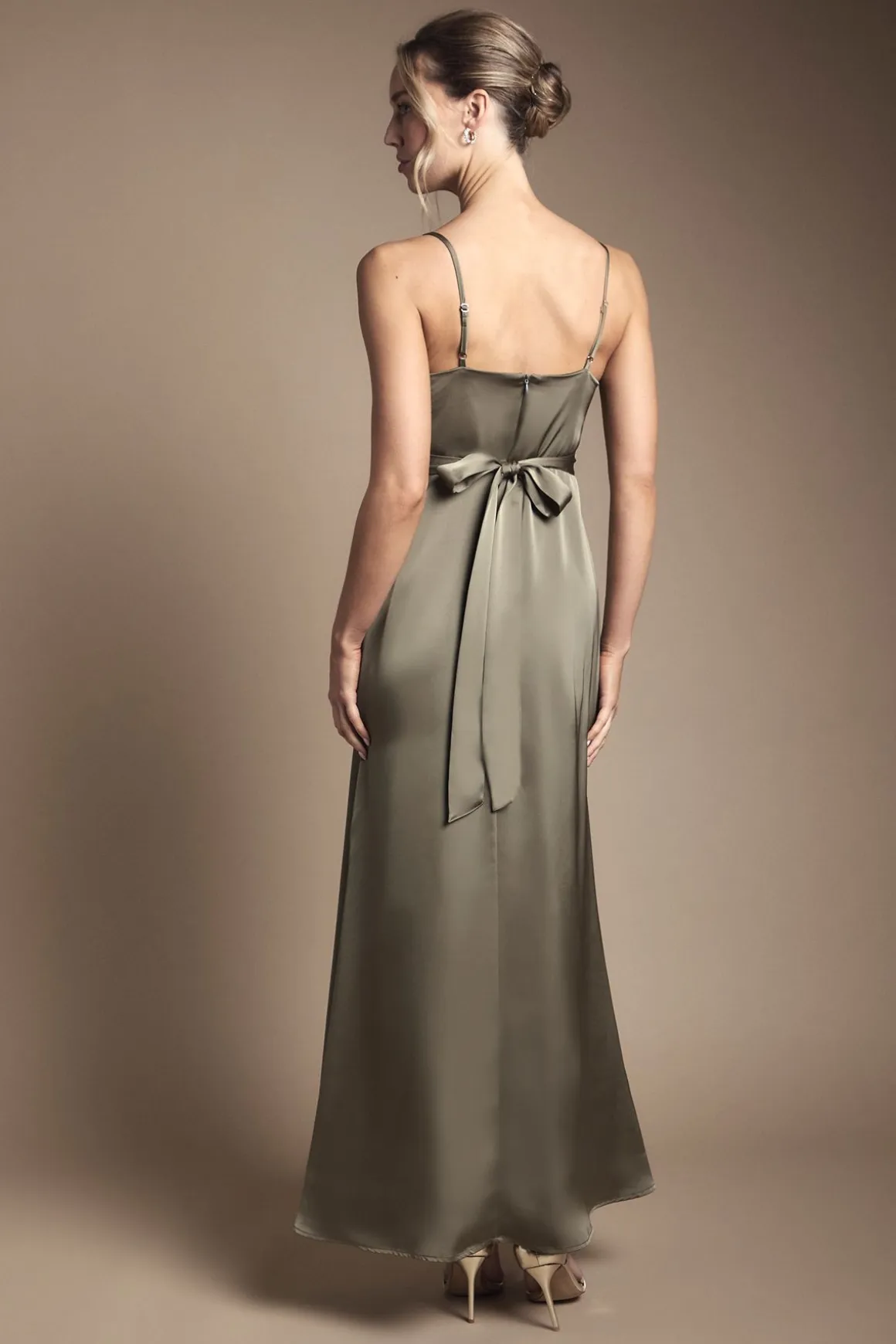 Robe de Demoiselle d'Honneur Caraco en Satin à Taille Portefeuille