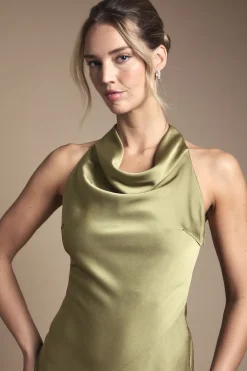 Robe de Demoiselle d'Honneur Longue en Satin à Col Bénitier et Dos Nu Petite Oasis