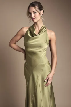 Robe de Demoiselle d'Honneur Longue en Satin à Col Bénitier et Dos Nu Petite Oasis