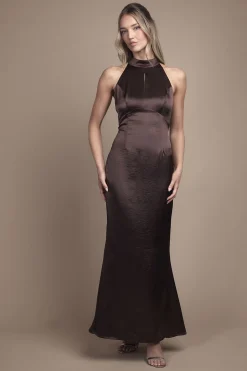 Robe de Demoiselle d'Honneur Longue en Satin avec Col Halter et Détail Trou de Serrure