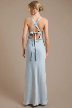 Robe De Demoiselle D'honneur Longue En Satin Bleu Clair Avec Bretelles Croisées Et Dos Noué