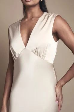 Robe De Demoiselle D'honneur Longue En Satin Champagne Avec Dos Ouvert