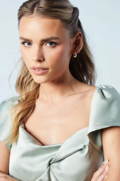 Robe de Demoiselle d'Honneur Midi Petite à Manches Évasées et Torsade Devant