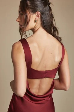 Robe De Demoiselle D'honneur Mi-longue Dos Nu Col Drapé Couleur Lie-de-vin