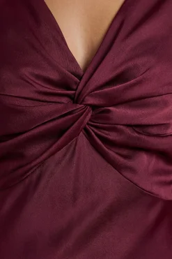 Oasis Robe De Demoiselle D'honneur Mi-longue En Satin Bordeaux À Détail Torsadé Devant Et Manches Papillon<Femme Robes Demoiselles D'Honneur|Robes Mi-Longues