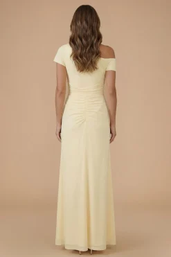 Robe De Demoiselle D'honneur À Épaule Tombante En Mesh