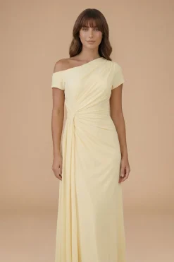Robe De Demoiselle D'honneur À Épaule Tombante En Mesh