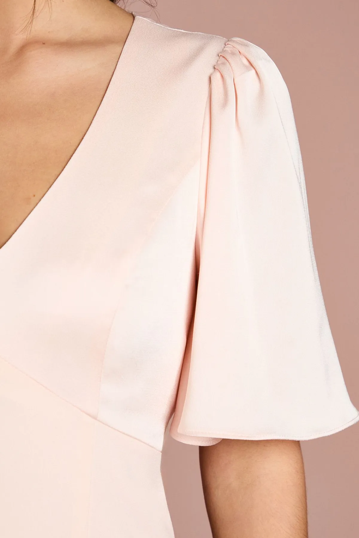 Coast Robe de Demoiselle d'Honneur Satin Contrasté à Manches Ange et Dos Ouvert<Femme Robes Demoiselles D'Honneur|Satin Et Dentelle