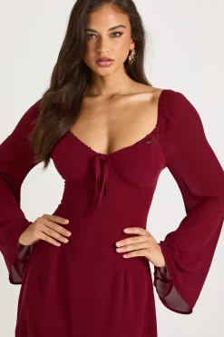 Robe de laitière avec détail de bonnet en dentelle