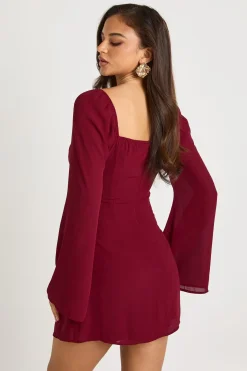 Robe de laitière avec détail de bonnet en dentelle