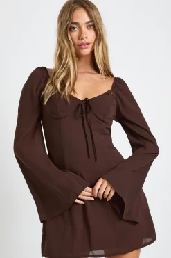 Robe de laitière avec détail de bonnet en dentelle