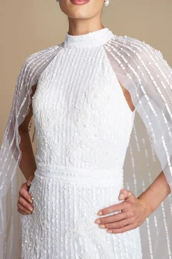 Robe De Mariée Avec Cape Ornée De Détails Linéaires