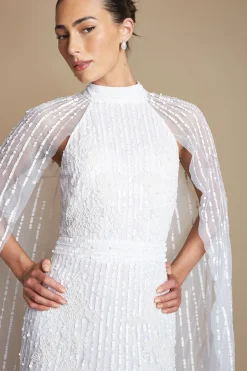 Robe De Mariée Avec Cape Ornée De Détails Linéaires