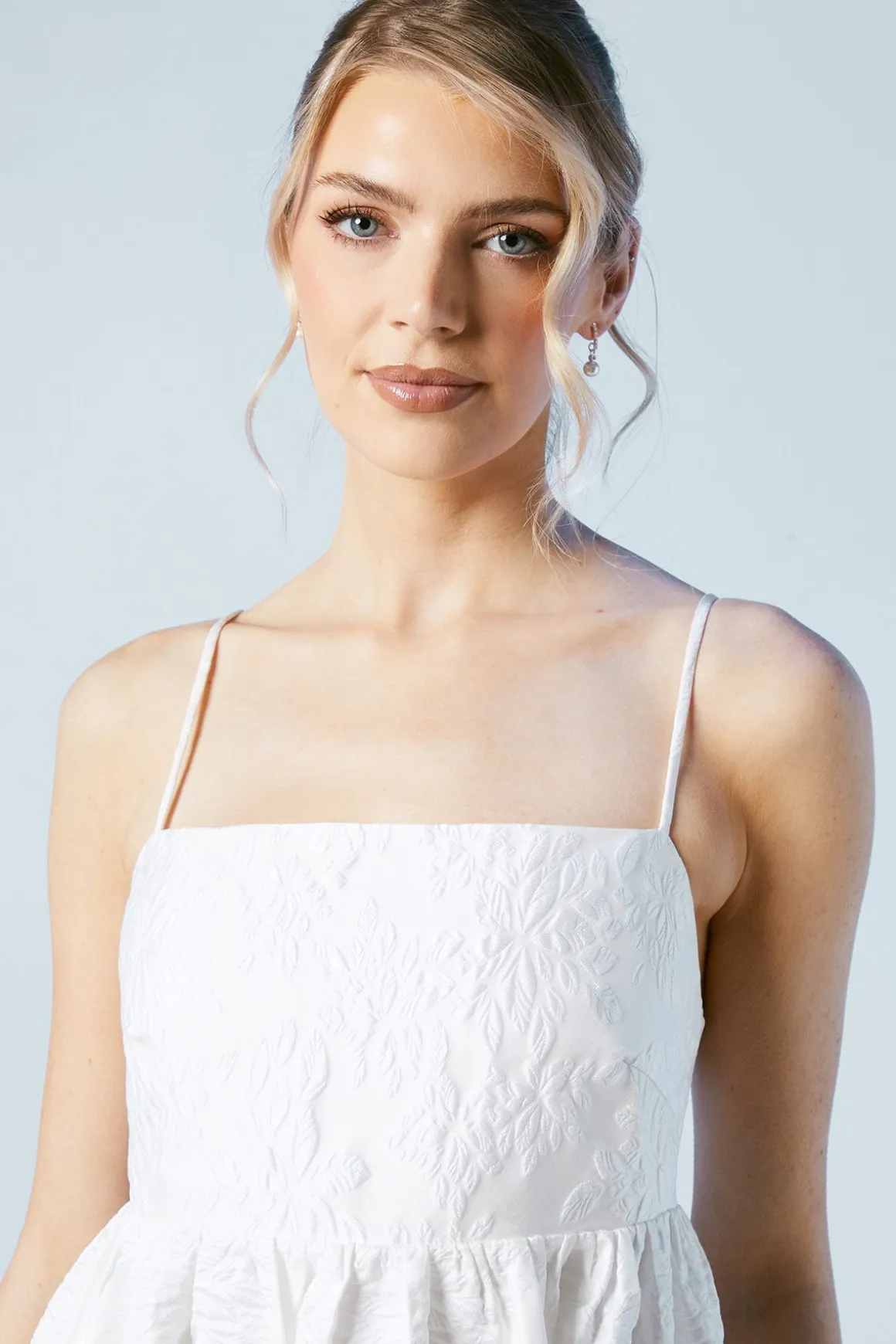 Robe de Mariée Babydoll à Bretelles Fines en Jacquard