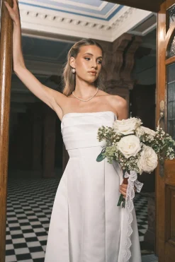Robe de Mariée Bustier Bandeau Ligne A en Satin