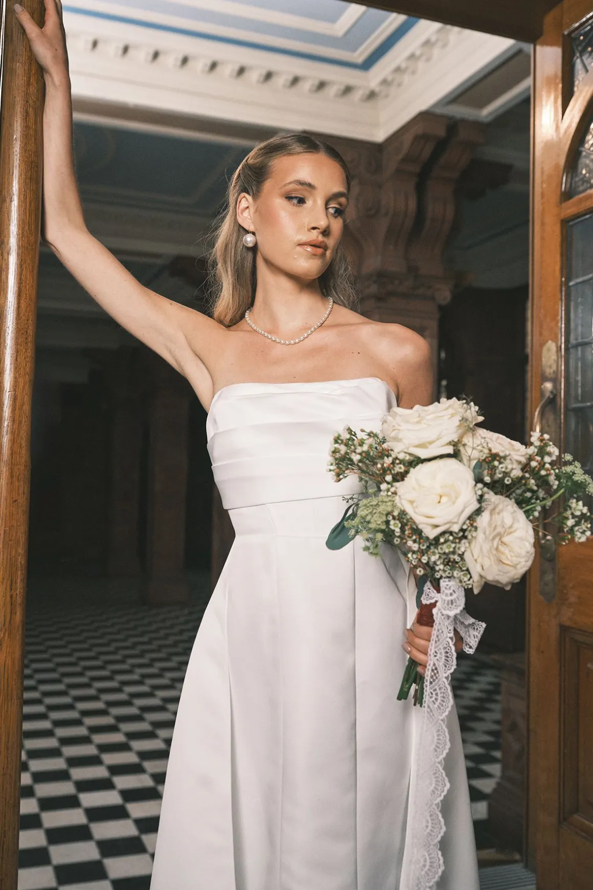 Robe de Mariée Bustier Bandeau Ligne A en Satin