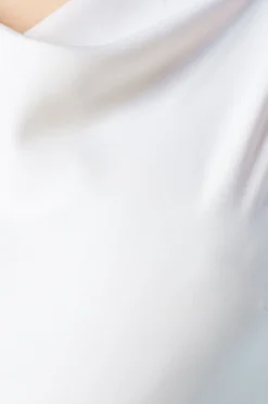 Robe de Mariée Coast Honoured en Mousseline avec Détail Dos Drapé