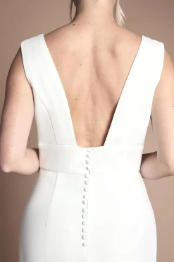 Robe De Mariée Coast Honoured Petite Premium En Crêpe À Décolleté Plongeant Et Traîne Sirène