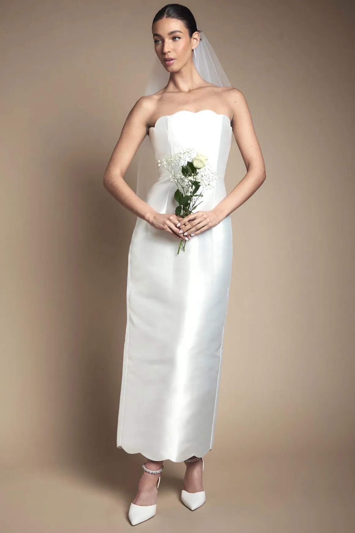 Robe de Mariée Colonne en Sergé avec Détail Festonné