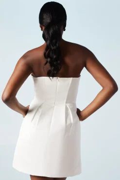 Robe de Mariée Courte Bustier en Satin Structuré avec Nœud