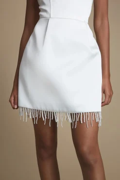 Robe De Mariée Courte En Satin Sans Bretelles Avec Bordure De Perles À L'ourlet Pour Petite Taille