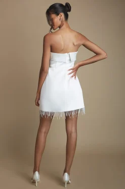 Robe De Mariée Courte En Satin Sans Bretelles Avec Bordure De Perles À L'ourlet Pour Petite Taille