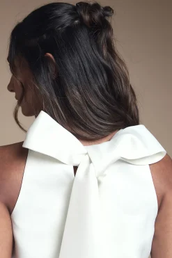 Robe de Mariée Courte en Satin Structurée avec Nœud