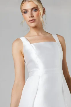 Robe de Mariée Courte en Sergé avec Jupe en Organza