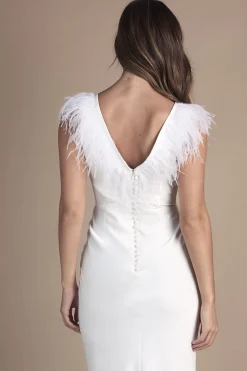 Robe de Mariée en Satin Col V avec Détail Plumes aux Épaules