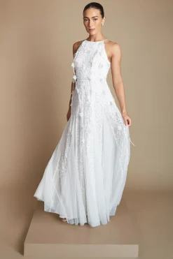 Robe De Mariée En Tulle Ornée De Fleurs