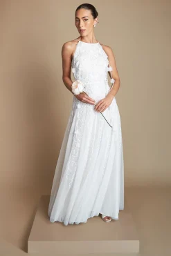 Robe De Mariée En Tulle Ornée De Fleurs