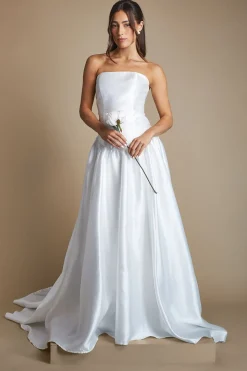 Robe De Mariée Longue Avec Détail Taille Basse