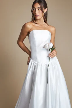Robe De Mariée Longue Avec Détail Taille Basse