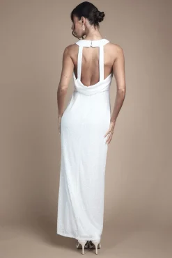 Robe de Mariée Longue à Col Bénitier Ornée de Sequins