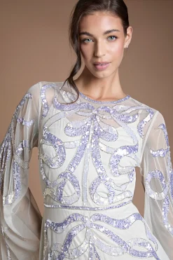Robe De Mariée Longue À Paillettes À Volants Étagés Et Manches Longues