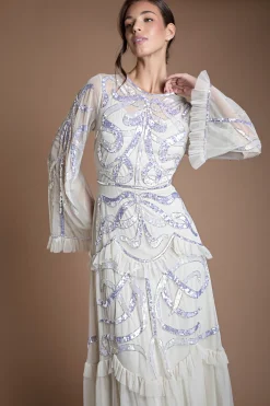 Robe De Mariée Longue À Paillettes À Volants Étagés Et Manches Longues