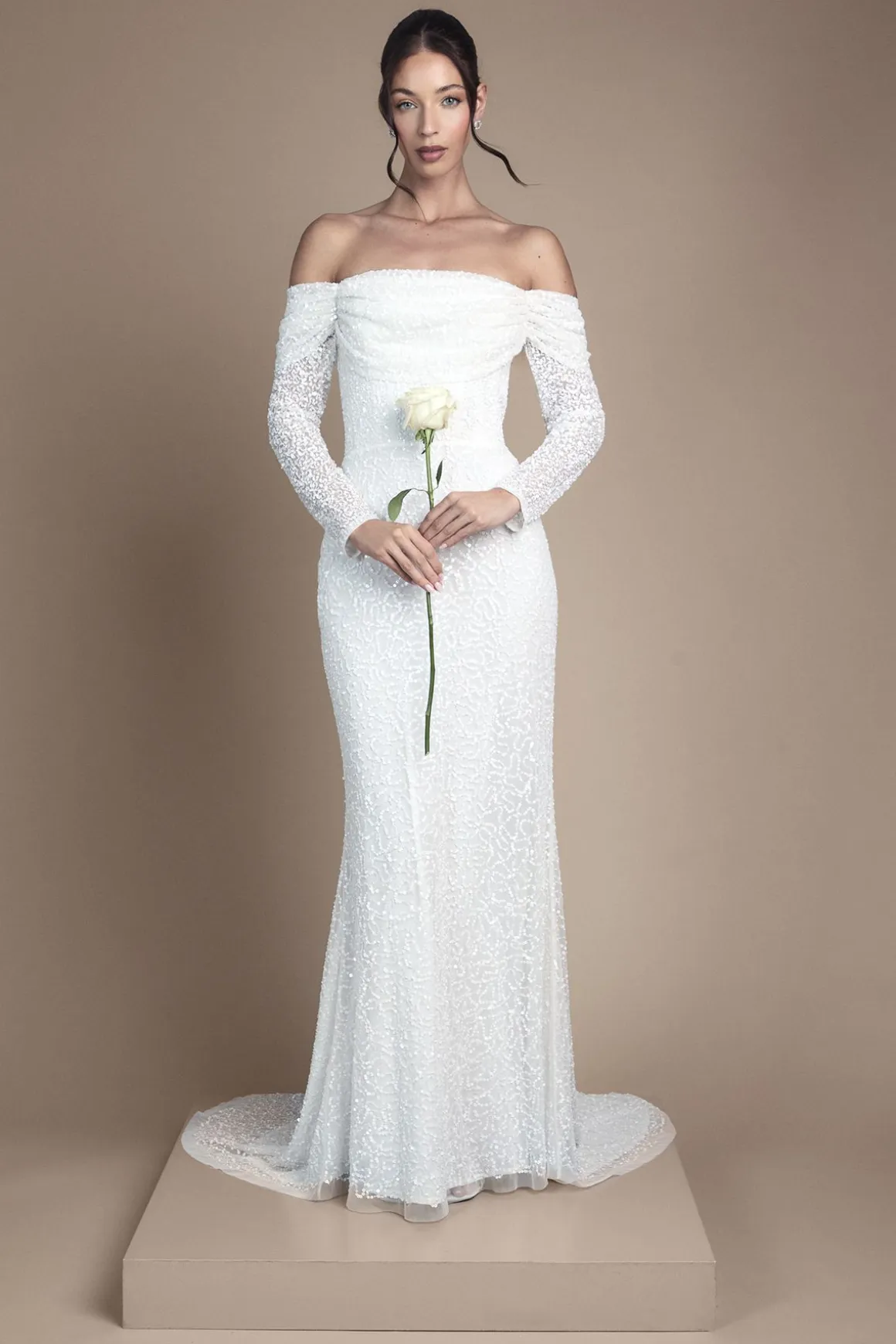 Robe de Mariée Maxi Coast Honoured à Sequins Drapée Bardot Manches Longues