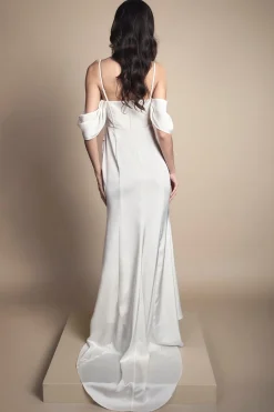 Robe De Mariée Maxi En Satin Drapé Avec Corset Et Encolure Cowl Petite
