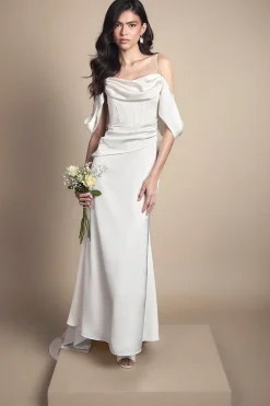 Robe De Mariée Maxi En Satin Drapé Avec Corset Et Encolure Cowl Petite