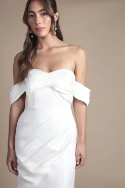 Robe de Mariée Maxi en Satin Structuré avec Décolleté Bardot Torsadé et Traîne Sirène