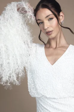 Robe de Mariée Maxi à Manches Longues Ornée de Sequins et Garniture de Plumes