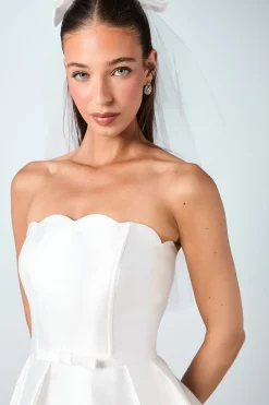 Robe de Mariée Maxi Sans Bretelles à Encolure Festonnée