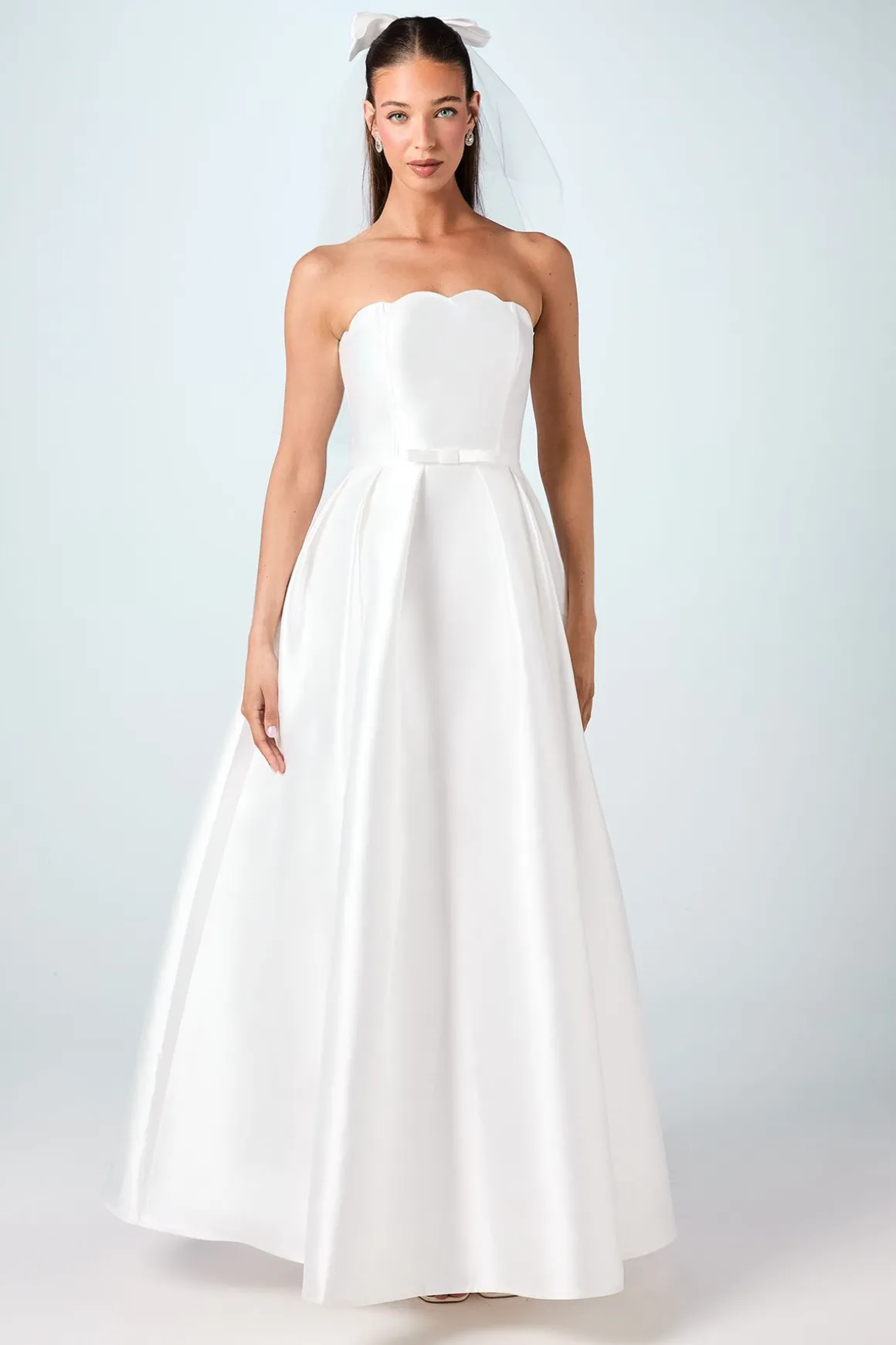 Robe de Mariée Maxi Sans Bretelles à Encolure Festonnée